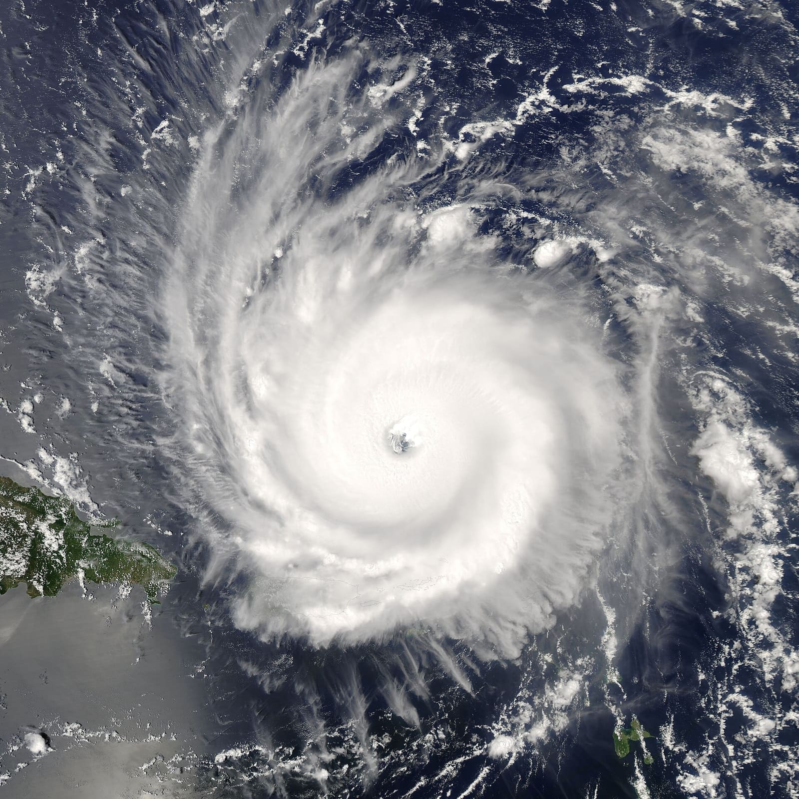 Hurricane Frances satellite image, August 31, 2004, several days before landfall on the Florida coast.